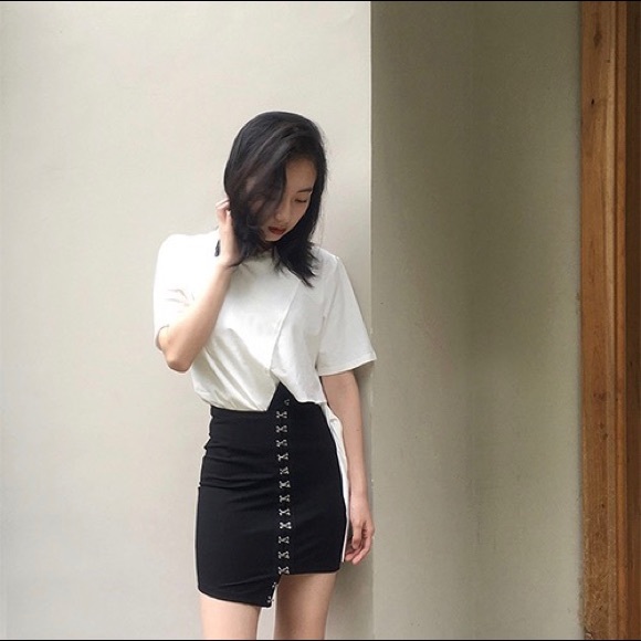 Asymmetric Mini Skirt - Picture 3 of 3